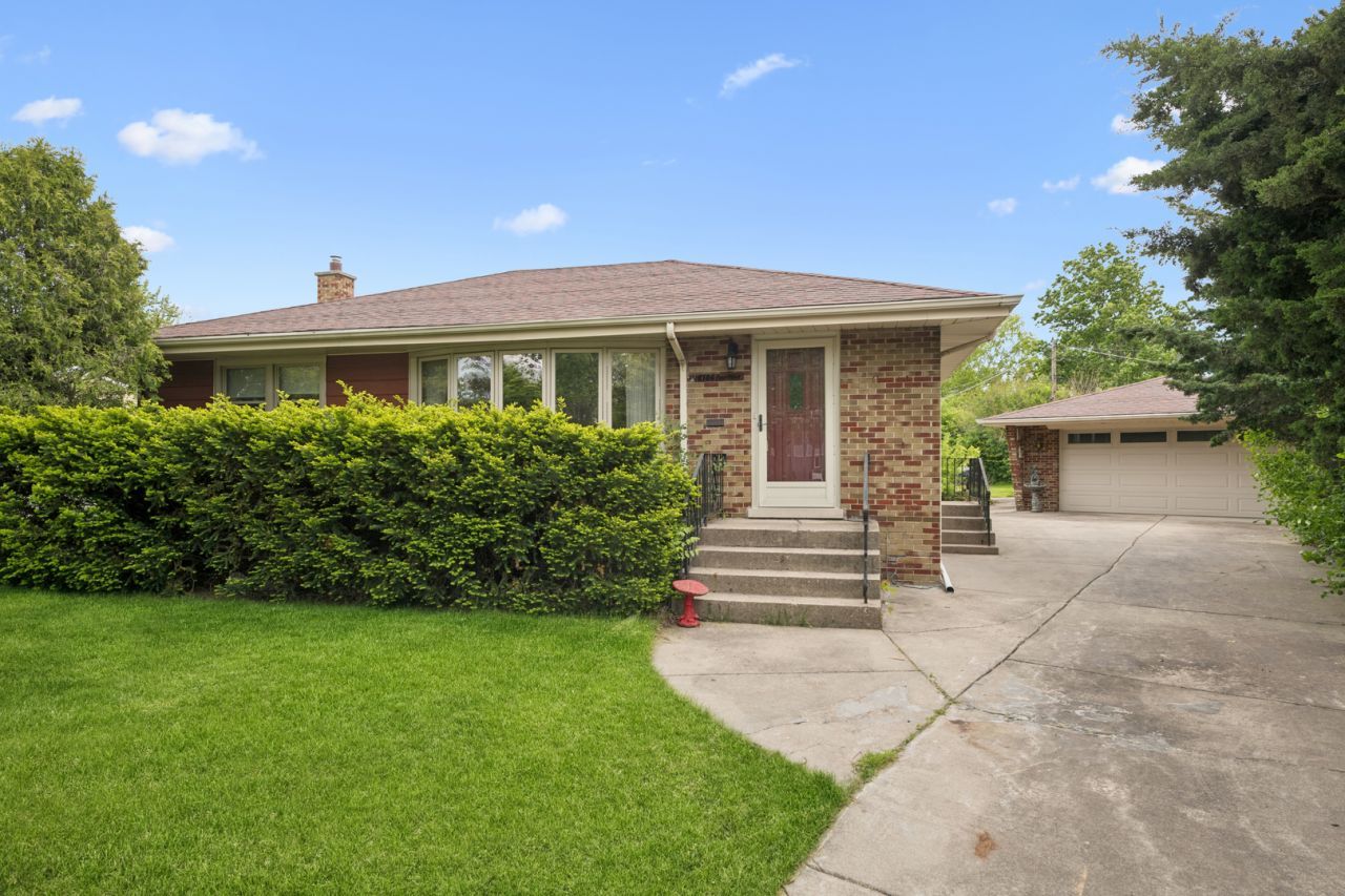 8106 W Courtland Avenue, Norridge, IL 60706 Main Photo