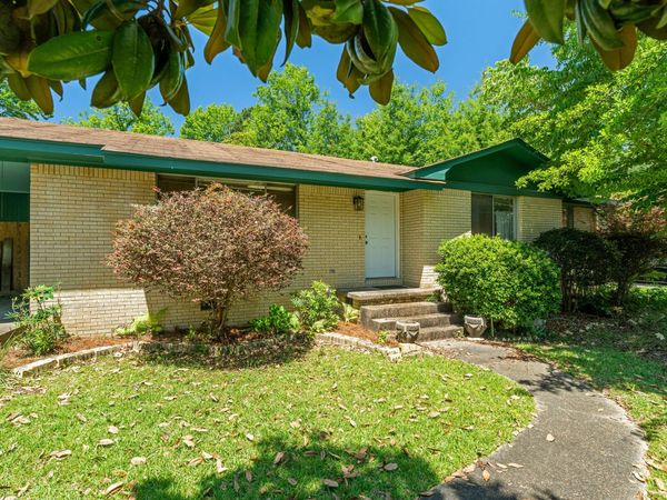 1009 Velma St., Hattiesburg, MS 39402