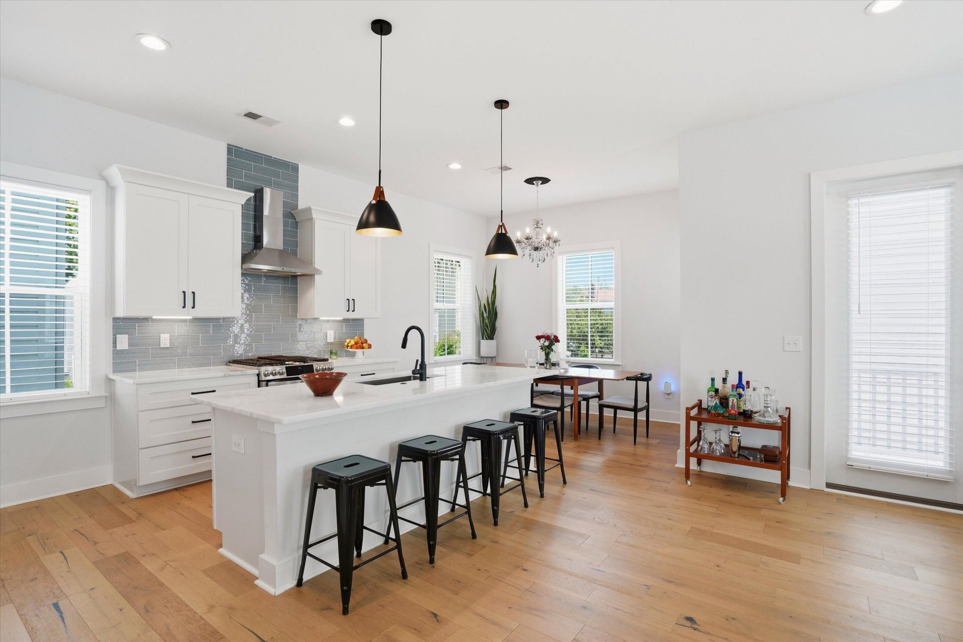 50 Aiken Street Photo 18