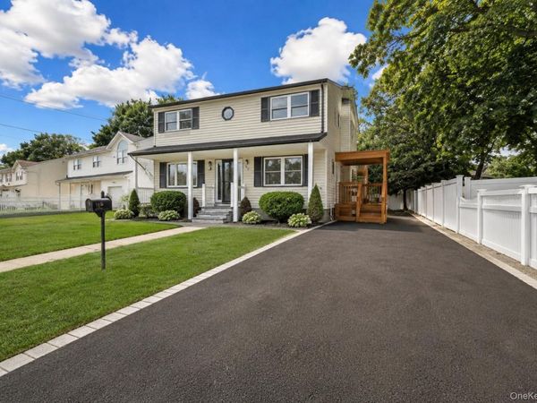 92 Washington Avenue , Deer Park, NY 11729