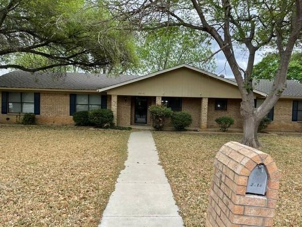 2815 Good Shepherd Drive, Brownwood, TX 76801