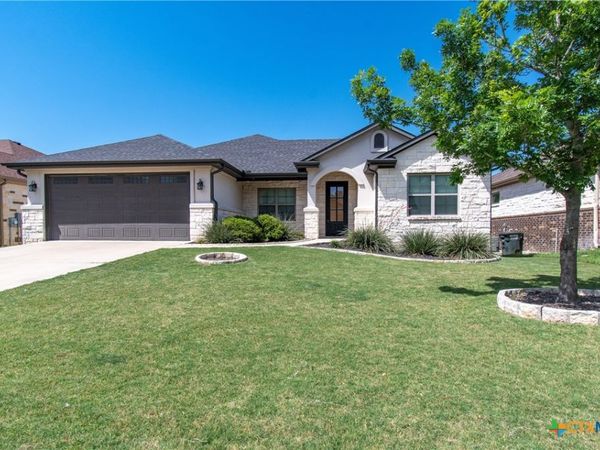325 OW Lowrey , Salado, TX 76571