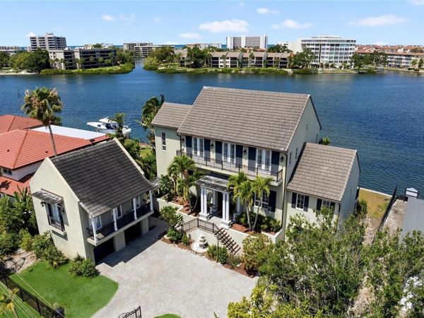 6438 HOLLYWOOD BOULEVARD , SARASOTA, FL 34231