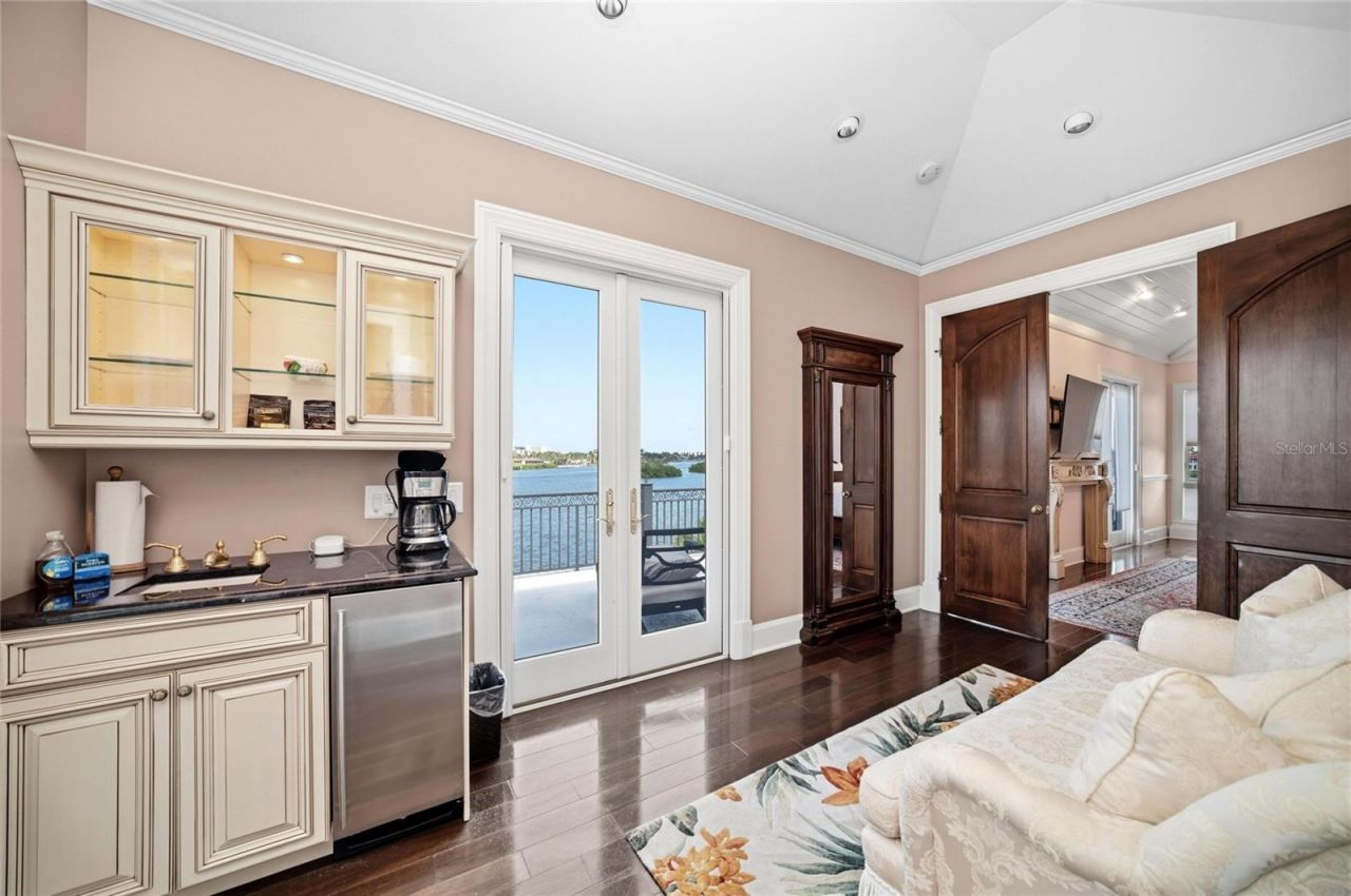 6438 Hollywood Boulevard, Sarasota, FL 34231 Photo