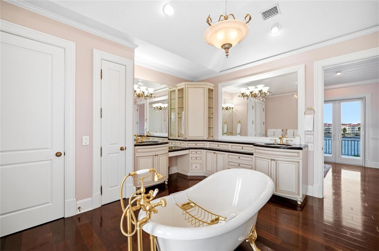 6438 Hollywood Boulevard, Sarasota, FL 34231 Photo