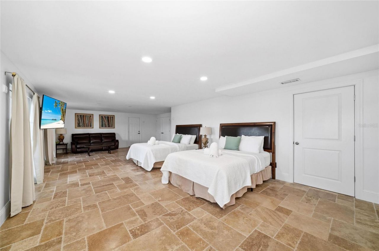 6438 Hollywood Boulevard, Sarasota, FL 34231 Photo