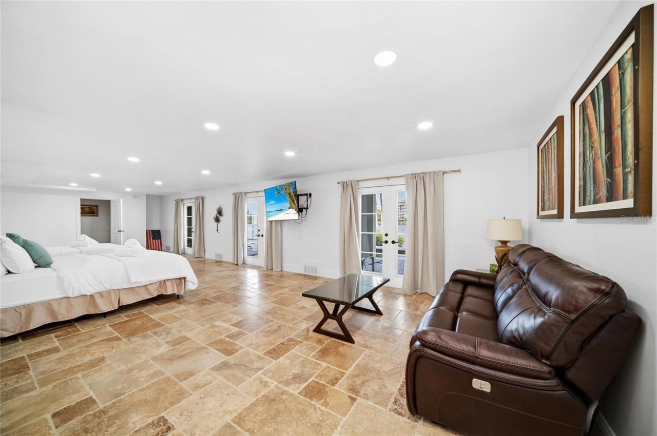 6438 Hollywood Boulevard, Sarasota, FL 34231 Photo