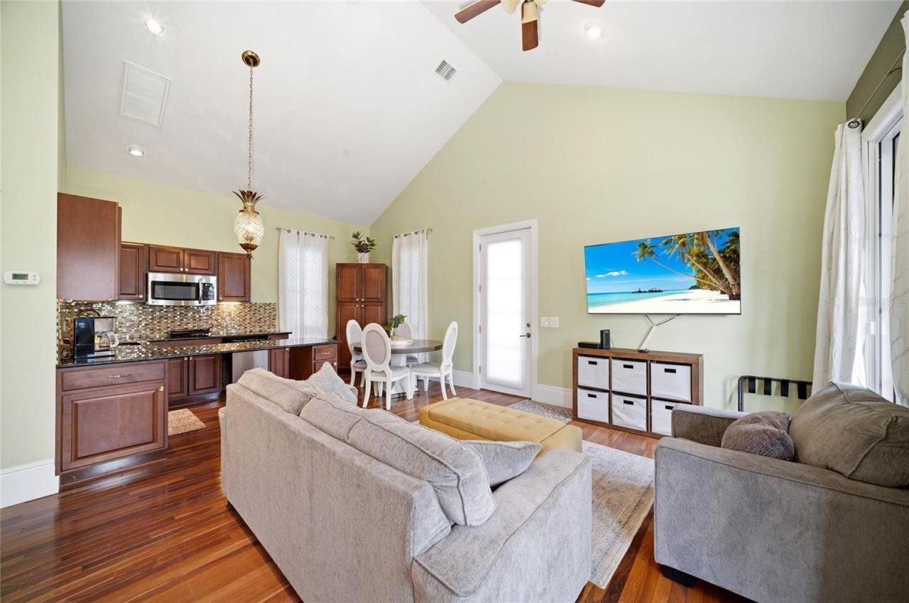 6438 Hollywood Boulevard, Sarasota, FL 34231 Photo