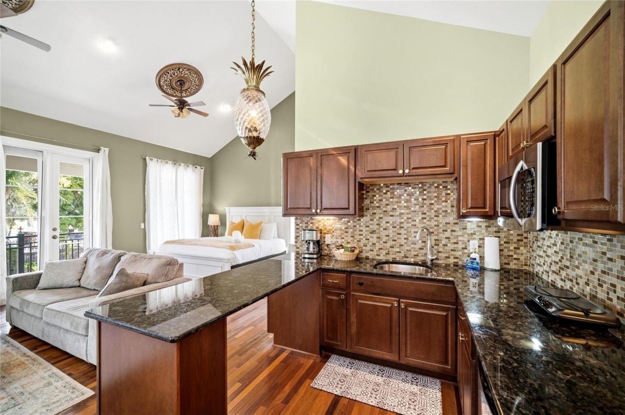 6438 Hollywood Boulevard, Sarasota, FL 34231 Photo