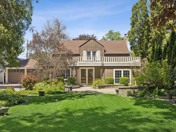 946 Walter Avenue , Des Plaines, IL 60016