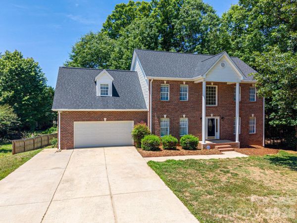 1535 20th Avenue Place NE, Hickory, NC 28601