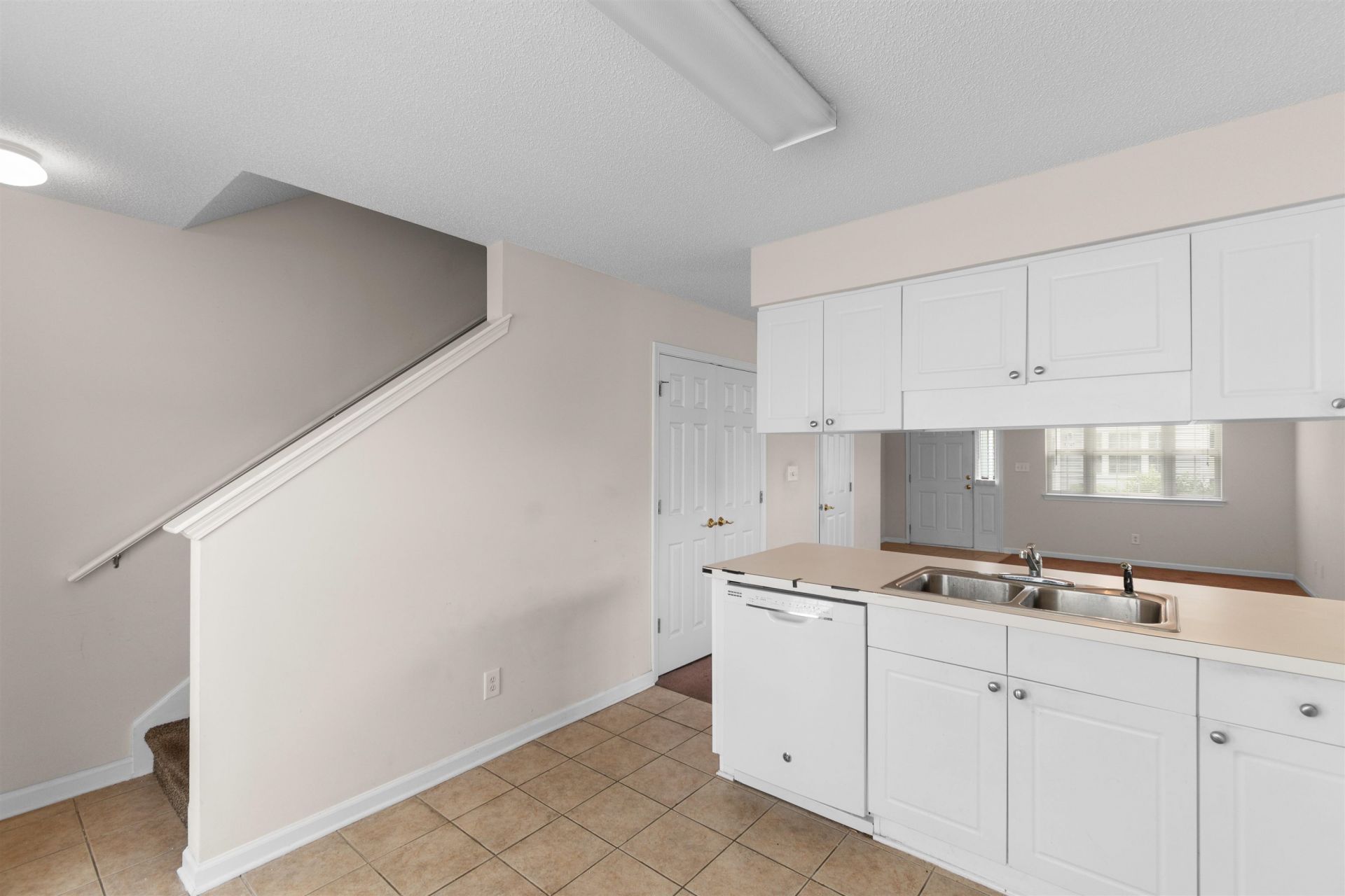 621 Sailbrooke Ct.  Photo 7
