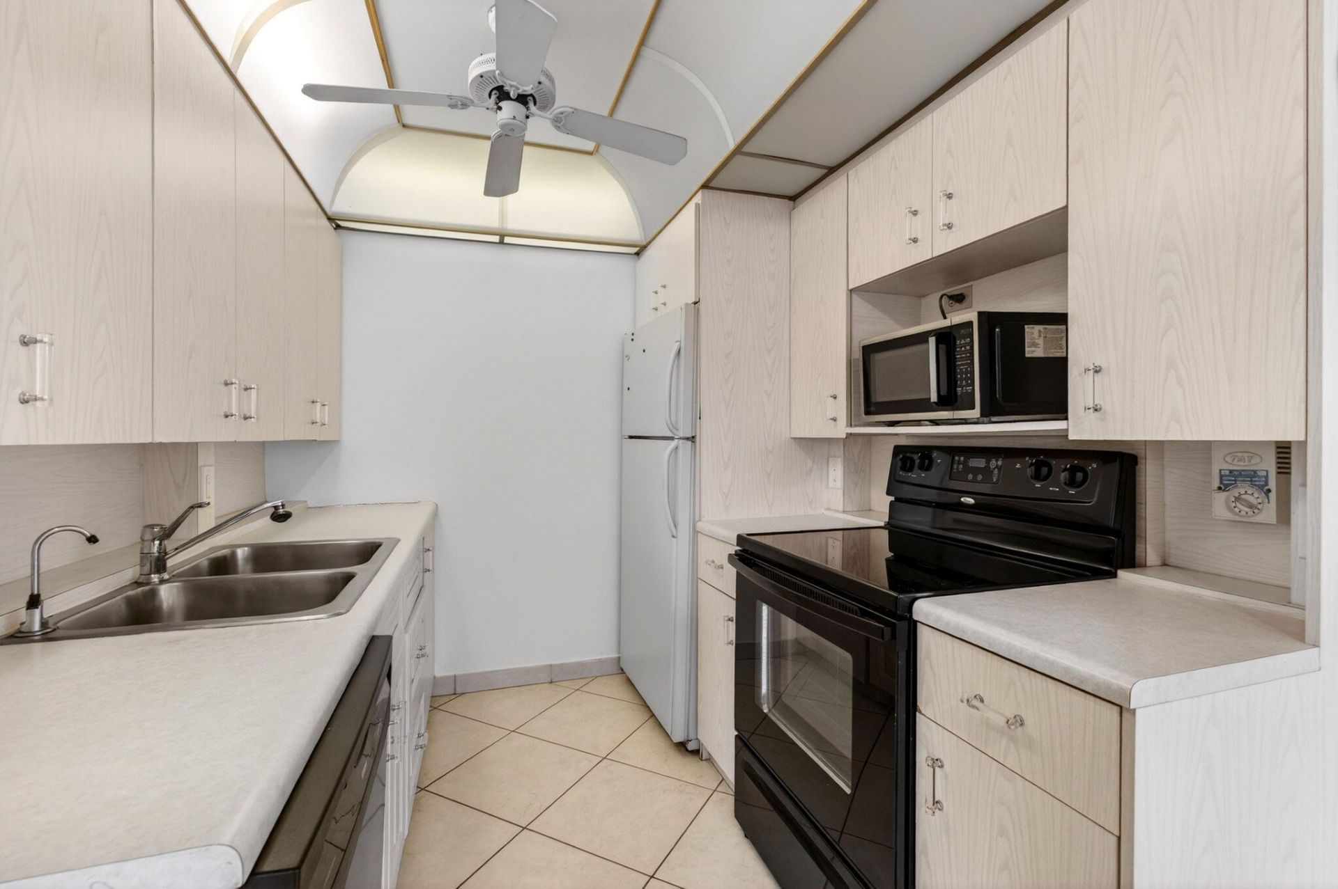 2027 Exeter B, Boca Raton, FL 33434 Photo