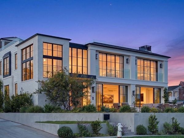2820 Bayview , Corona Del Mar, CA 92625