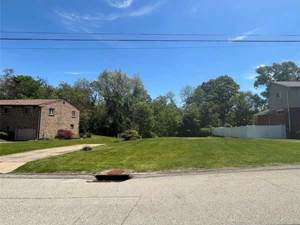 3301 Valewood Dr , Homestead, PA 15120