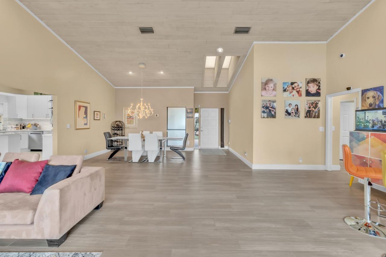 7640 NW 87th Avenue, Tamarac, FL 33321 Photo