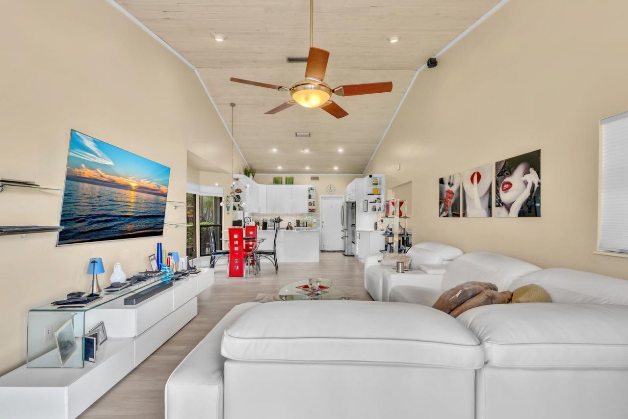 7640 NW 87th Avenue, Tamarac, FL 33321 Photo