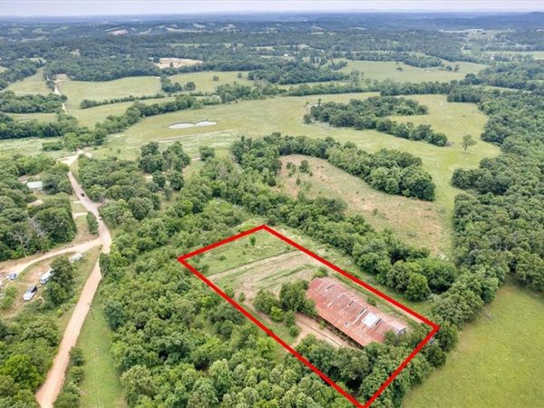 S Pleasant Valley Road , Gentry, AR 72734