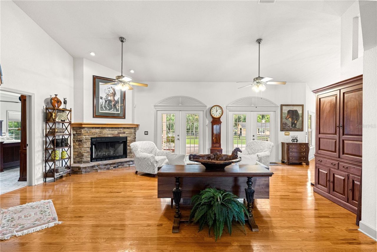 9041 SW 14th Avenue , Ocala, FL 34476 Photo