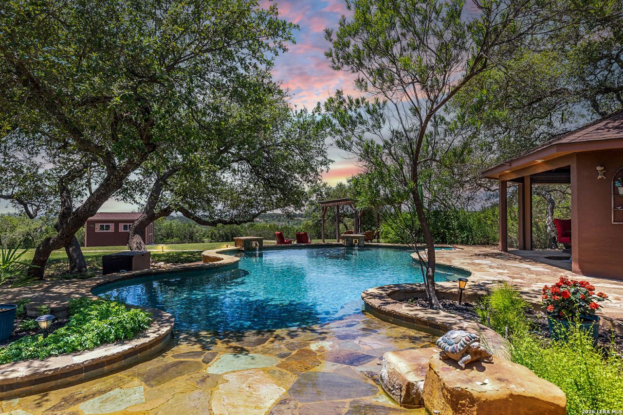 208 Ridge Pt, Spring Branch, TX 78070 Main Photo