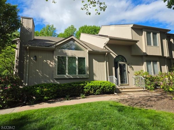 32 Robinhood Dr, Mountain Lakes, NJ 07046