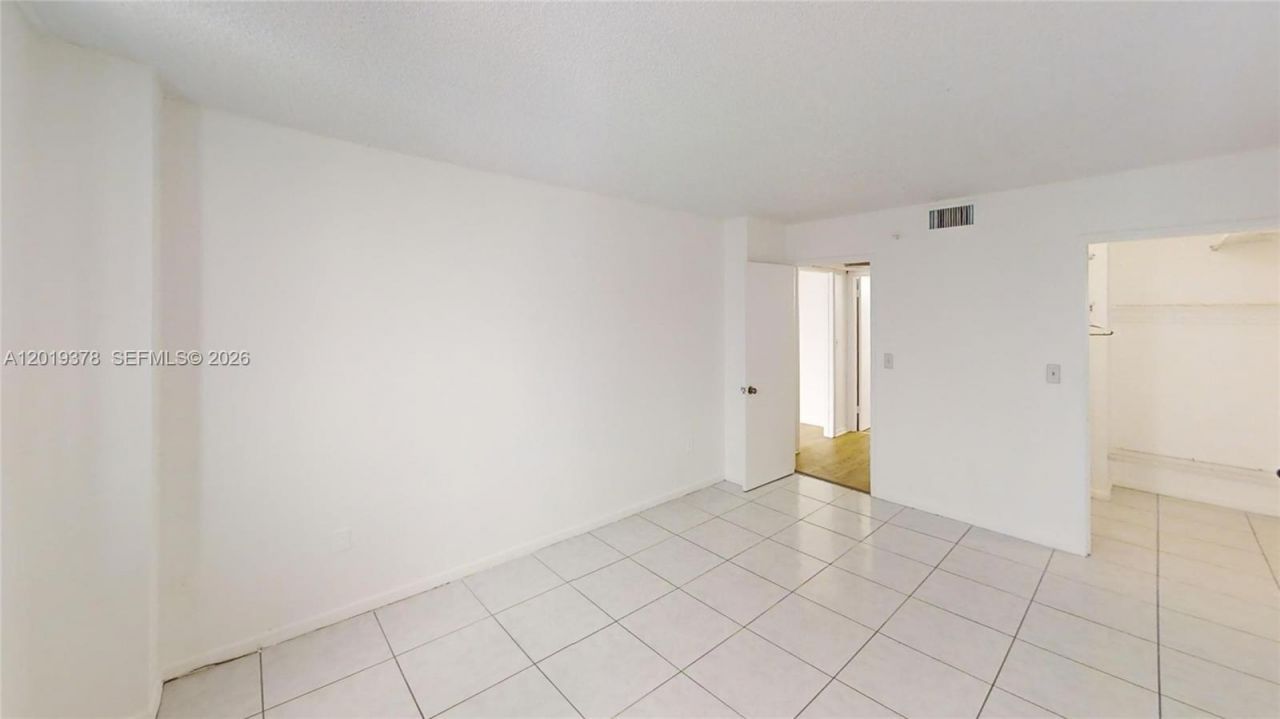 210 174th St , Unit 1918, Sunny Isles Beach, FL 33160 Photo
