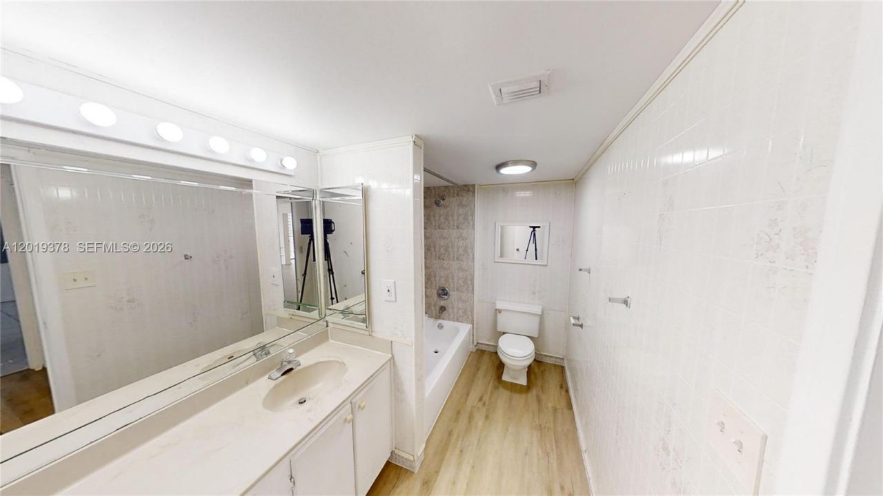 210 174th St , Unit 1918, Sunny Isles Beach, FL 33160 Photo