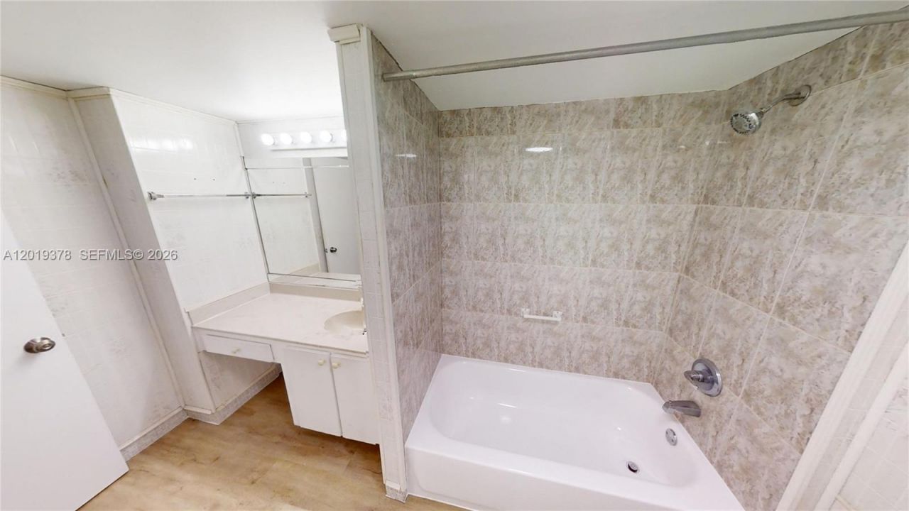 210 174th St , Unit 1918, Sunny Isles Beach, FL 33160 Photo