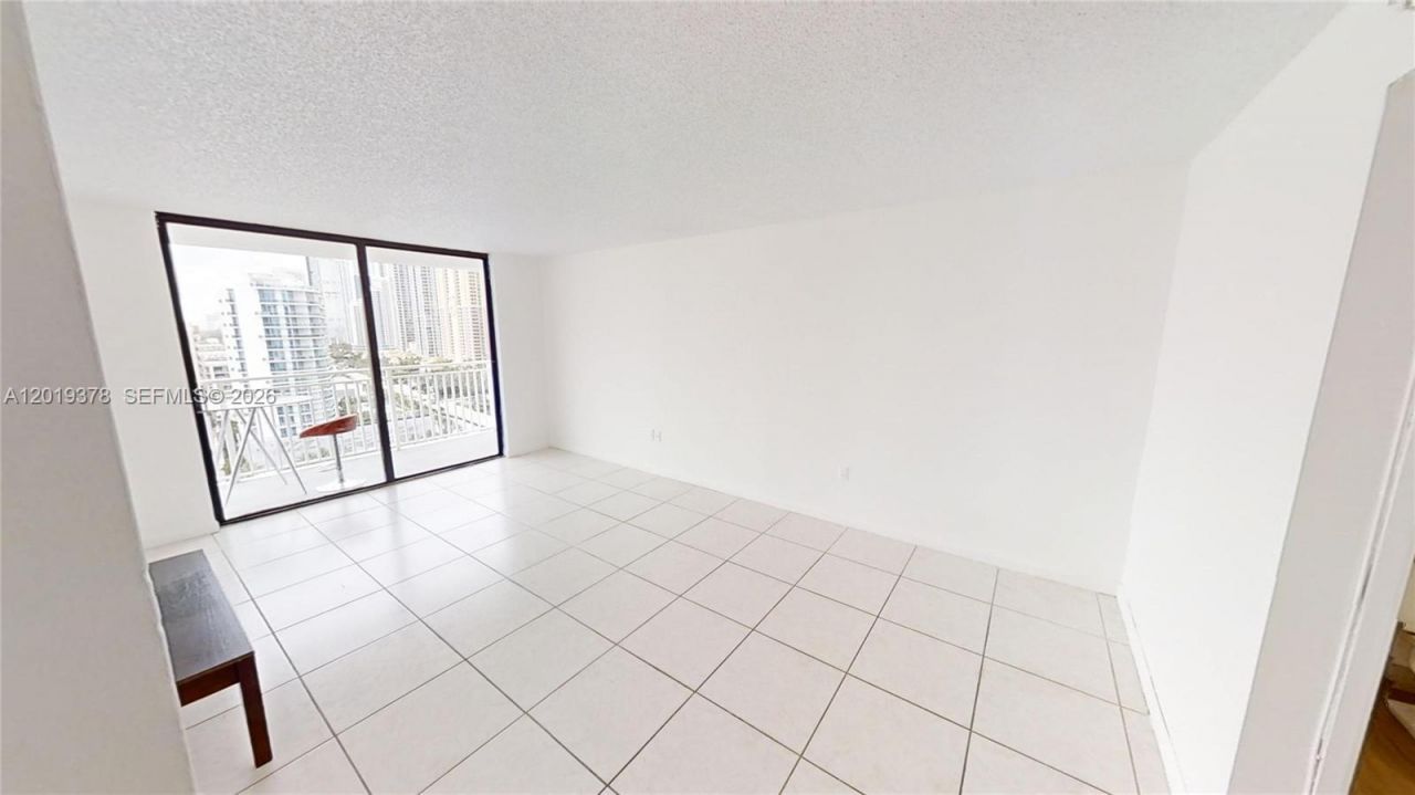 210 174th St, Unit 1918, Sunny Isles Beach, FL 33160 Photo