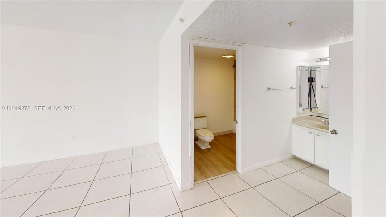210 174th St, Unit 1918, Sunny Isles Beach, FL 33160 Photo