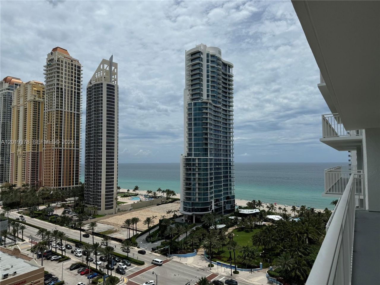 210 174th St, Unit 1918, Sunny Isles Beach, FL 33160 Photo