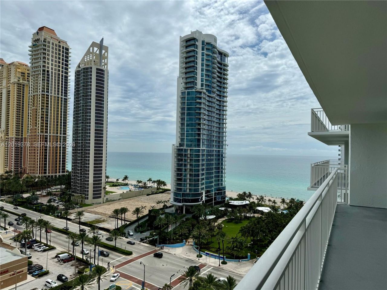 210 174th St , Unit 1918, Sunny Isles Beach, FL 33160 Photo