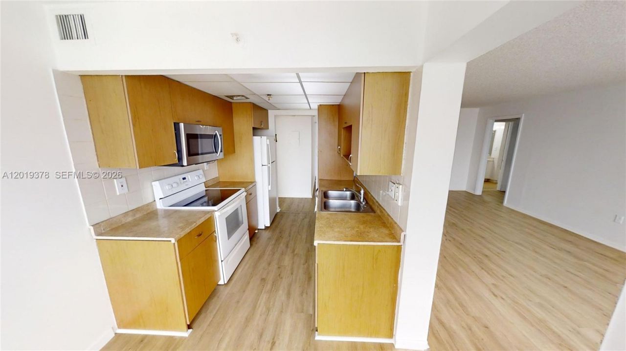 210 174th St , Unit 1918, Sunny Isles Beach, FL 33160 Photo