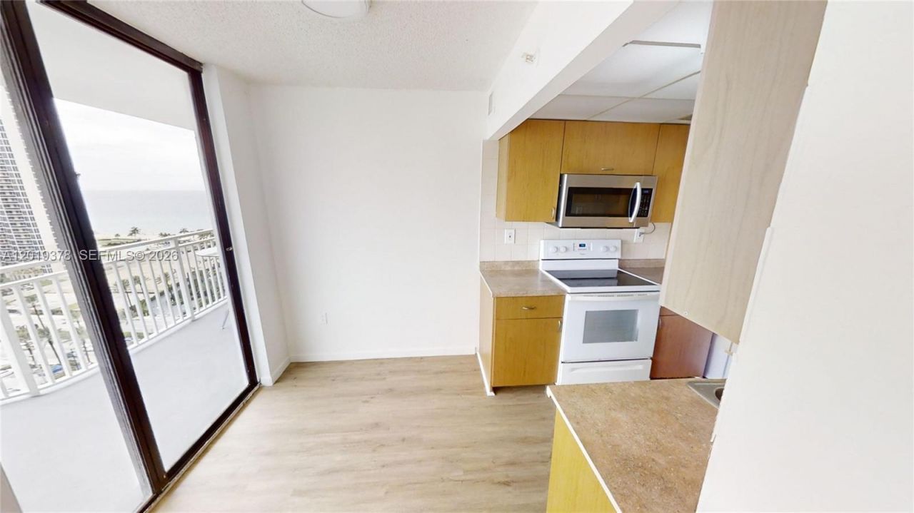 210 174th St , Unit 1918, Sunny Isles Beach, FL 33160 Photo
