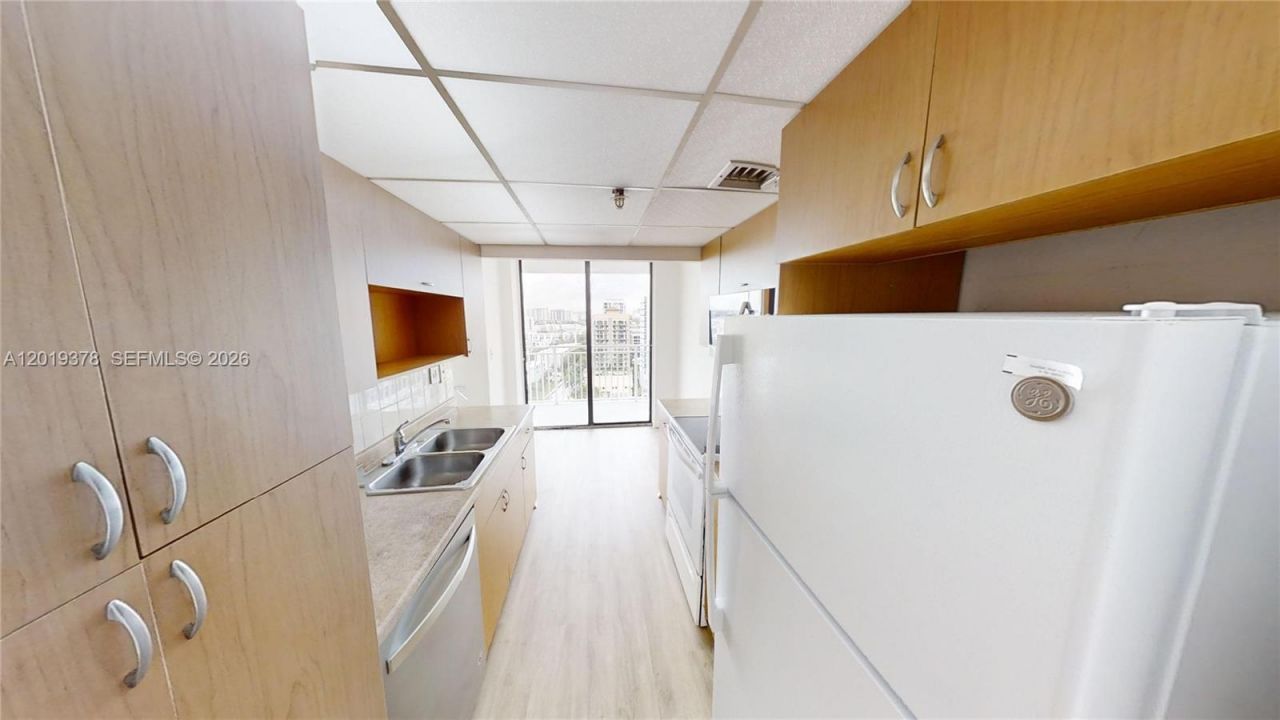 210 174th St , Unit 1918, Sunny Isles Beach, FL 33160 Photo