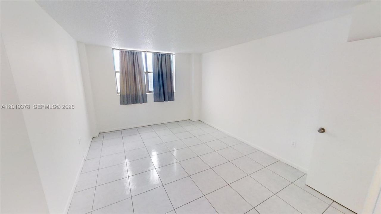 210 174th St , Unit 1918, Sunny Isles Beach, FL 33160 Photo