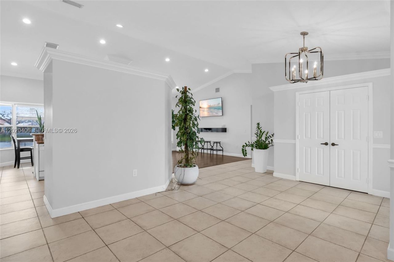321 NW 193rd Ave , Pembroke Pines, FL 33029 Photo