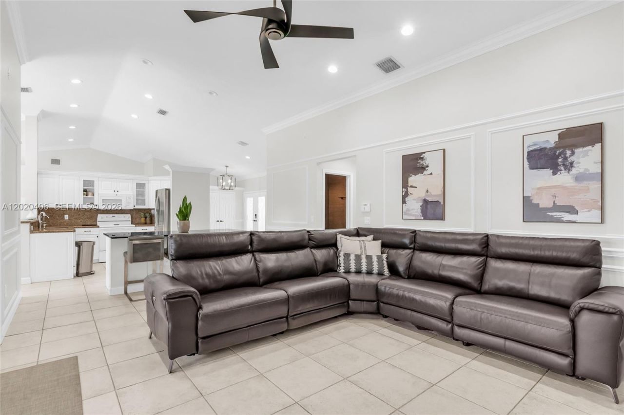 321 NW 193rd Ave , Pembroke Pines, FL 33029 Photo