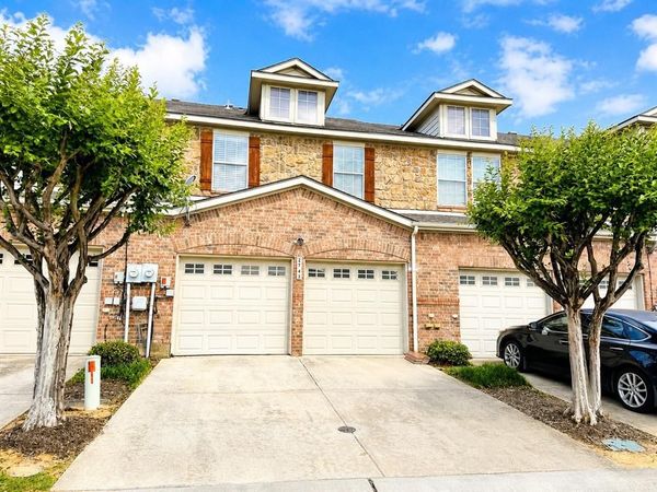 2743 Hyde Park Drive, Grand Prairie, TX 75050