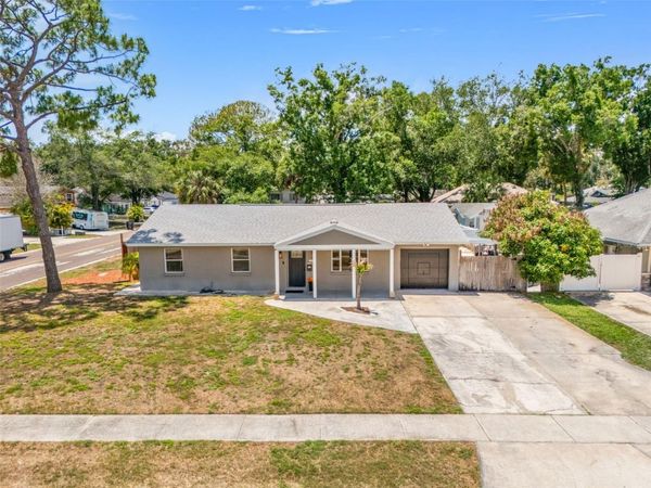 6802 CRESTHILL COURT , TAMPA, FL 33615