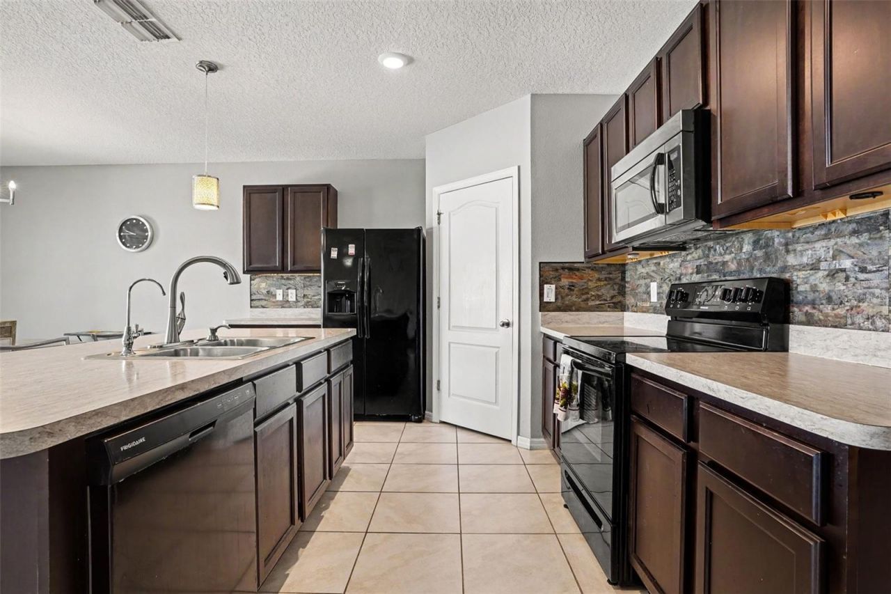 911 Waterville Dr, Auburndale, FL 33823 Photo