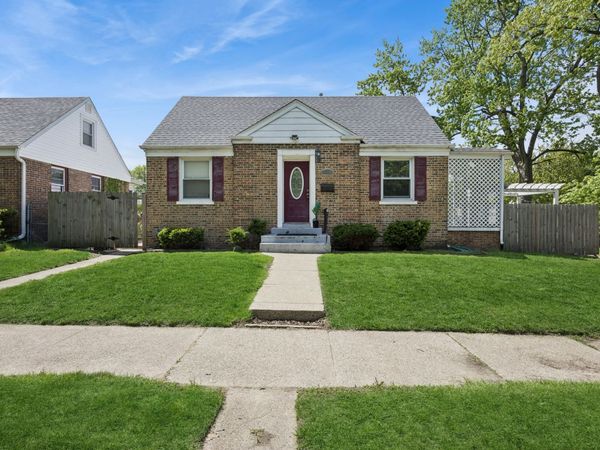 18008 Commercial Avenue , Lansing, IL 60438