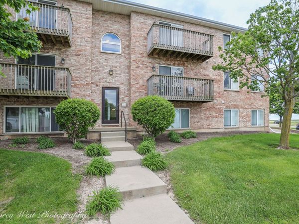 575 N Strack Street , Unit 103, Cortland, IL 60112