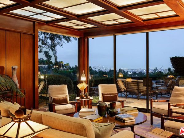1166 Summit Drive , Beverly Hills, CA 90210