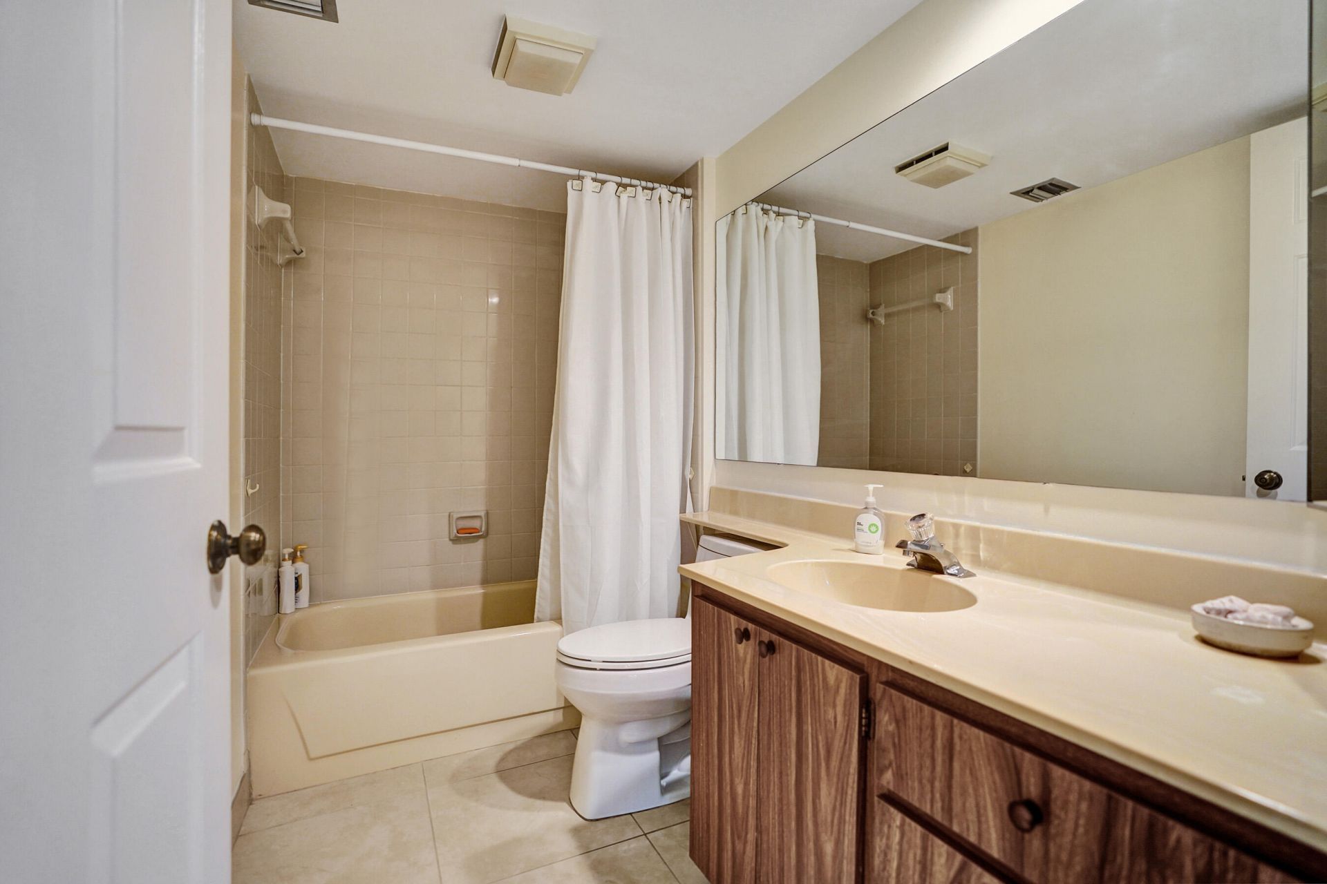 6037 Balboa Circle, Unit 101, Boca Raton, FL 33433 Photo