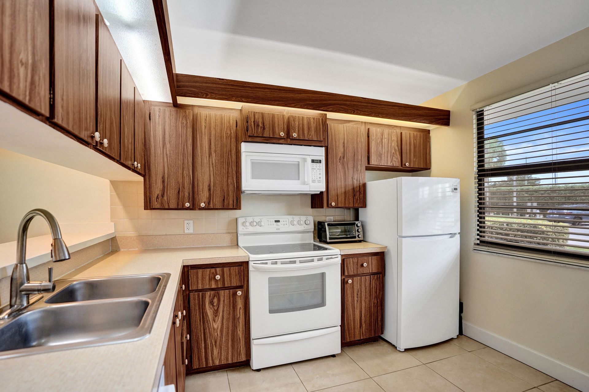 6037 Balboa Circle, Unit 101, Boca Raton, FL 33433 Photo