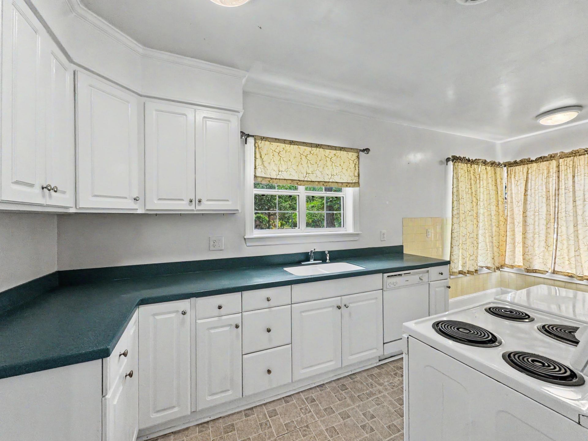 305 Geddes Avenue Photo 4