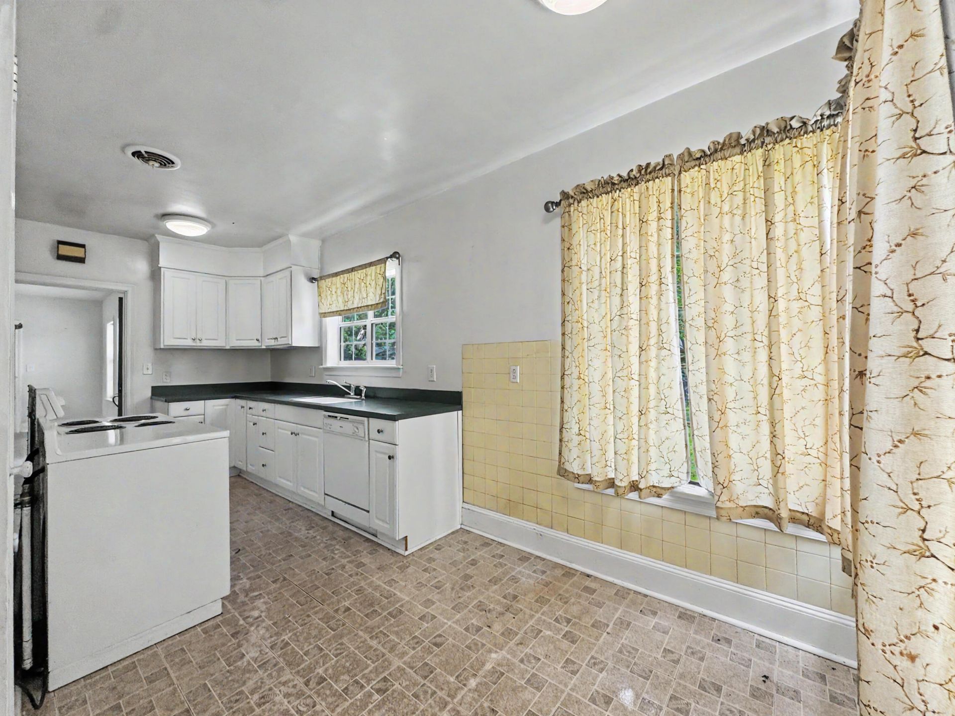305 Geddes Avenue Photo 6