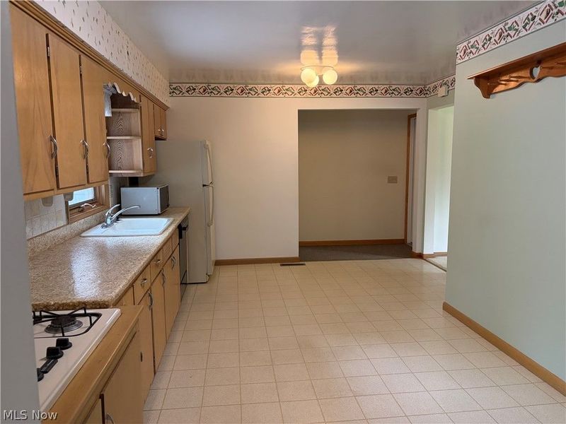 2821 Trabar Drive, Willoughby Hills, OH 44092 Photo 10