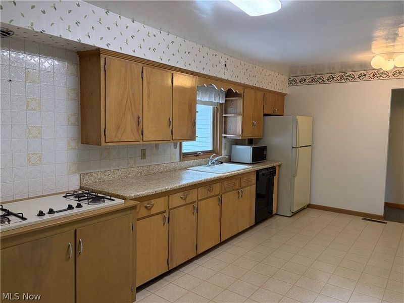 2821 Trabar Drive, Willoughby Hills, OH 44092 Photo 3